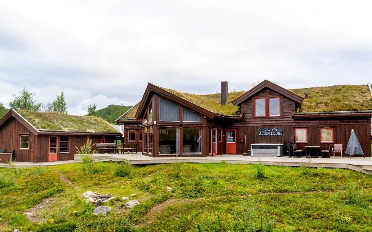 Storhytten, hovedlodgen på Sarves.